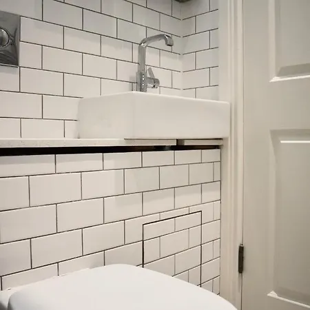 Lägenhet Classic 2 Bedroom Near The City Centre